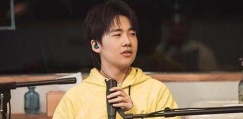 吃瓜娱乐郭麒麟,吃瓜娱乐背后的喜剧人生  第3张